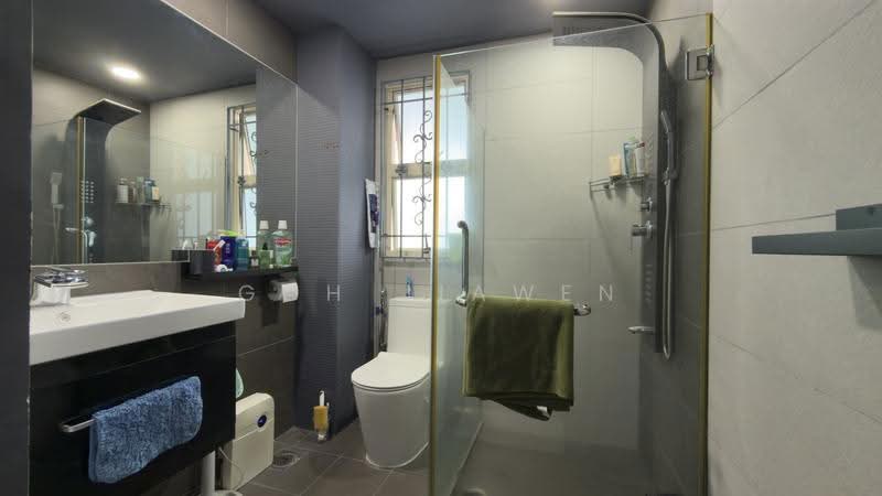 Villa Verde, Verde Crescent, Dairy Farm / Bukit Panjang / Choa Chu Kang, 7 Bedrooms, 3,980 sqft, Terraced House For Sale, by Goh Jiawen, 500246379 - Bathroom - PropertyGuru.com.sg