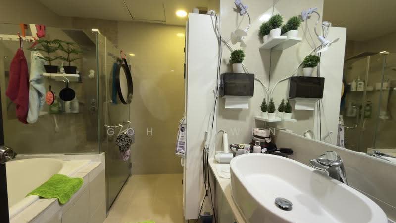 Villa Verde, Verde Crescent, Dairy Farm / Bukit Panjang / Choa Chu Kang, 7 Bedrooms, 3,980 sqft, Terraced House For Sale, by Goh Jiawen, 500246379 - Bathroom - PropertyGuru.com.sg