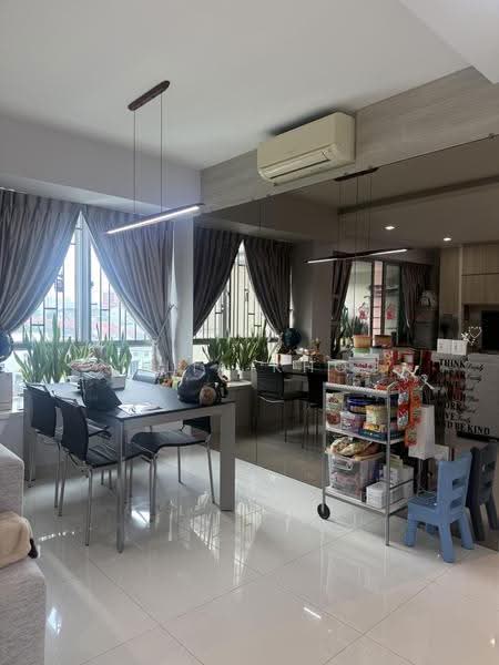 The Minton, 147 Hougang Street 11, Hougang / Punggol / Sengkang, 3 Bedrooms, 1,334 sqft, Condominium For Rent, by Julia Khoo, 500246380 - Dining Room - PropertyGuru.com.sg
