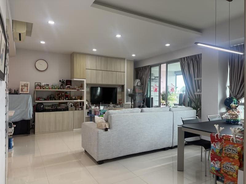 The Minton, 147 Hougang Street 11, Hougang / Punggol / Sengkang, 3 Bedrooms, 1,334 sqft, Condominium For Rent, by Julia Khoo, 500246380 - Living Room - PropertyGuru.com.sg
