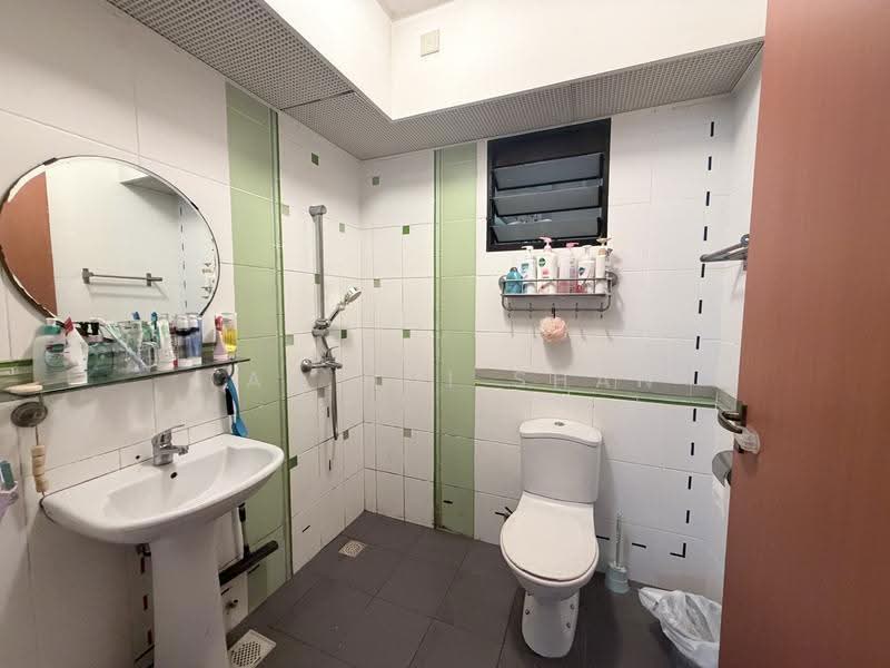 58 Havelock Road, 58 Havelock Road, 3 Bedrooms, 1,012 sqft, HDB Flat For Rent, by Tan Hui Shan, 500246398 - Bathroom - PropertyGuru.com.sg