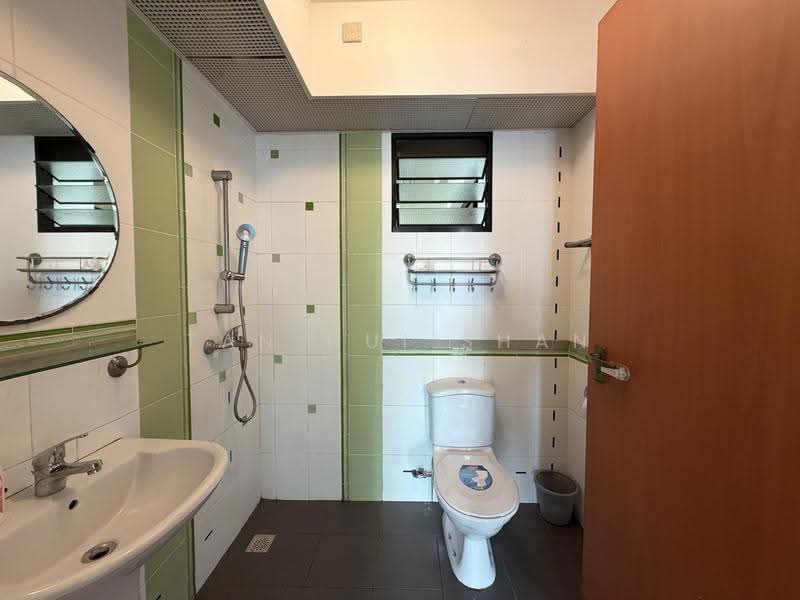 58 Havelock Road, 58 Havelock Road, Alexandra / Commonwealth, 3 Bedrooms, 1,012 sqft, HDB Flat For Rent, by Tan Hui Shan, 500246398 - Bathroom - PropertyGuru.com.sg
