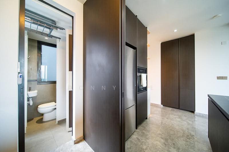 Hyll on Holland, 89 Holland Road, Tanglin / Holland / Bukit Timah, 3 Bedrooms, 1,055 sqft, Condominium For Sale, by Donny Lee, 500246410 - Bathroom - PropertyGuru.com.sg