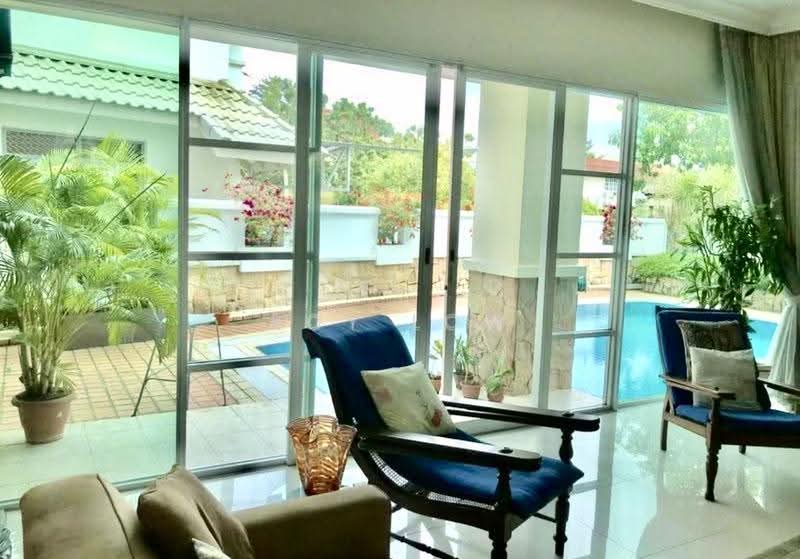 2 Storey Plus Attic Detached With Lush Green Landscape, Gorgeous Pool For Sale, Namly Avenue, Namly Garden, Namly Drive, Namly View, Tanglin / Holland / Bukit Timah, 6 Bedrooms, 5,400 sqft, Detached House For Sale, by Roy Low, 500246412 - Living Room - PropertyGuru.com.sg