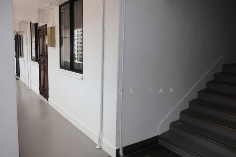 111 Lorong 1 Toa Payoh, 111 Lorong 1 Toa Payoh, Balestier / Toa Payoh, 3 Bedrooms, 710 sqft, HDB Flat For Rent, by Terrence Yap, 500246419 - Corner at Lift. Door Face North - PropertyGuru.com.sg