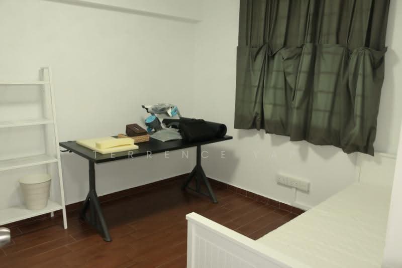 111 Lorong 1 Toa Payoh, 111 Lorong 1 Toa Payoh, Balestier / Toa Payoh, 3 Bedrooms, 710 sqft, HDB Flat For Rent, by Terrence Yap, 500246419 - Bedroom 2 of 3 + Furniture - PropertyGuru.com.sg