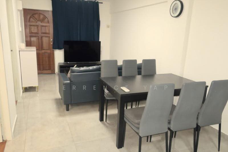 111 Lorong 1 Toa Payoh, 111 Lorong 1 Toa Payoh, Balestier / Toa Payoh, 3 Bedrooms, 710 sqft, HDB Flat For Rent, by Terrence Yap, 500246419 - Dining Area.TV + Furniture remains - PropertyGuru.com.sg