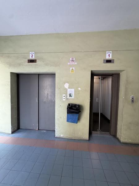 Tong Lee Building, 35 Kallang Pudding Road, Macpherson / Potong Pasir, 684 sqft, Light Industrial (B1) For Rent, by Lawrence Mui, 500246423 - Corridor - CommercialGuru.com.sg