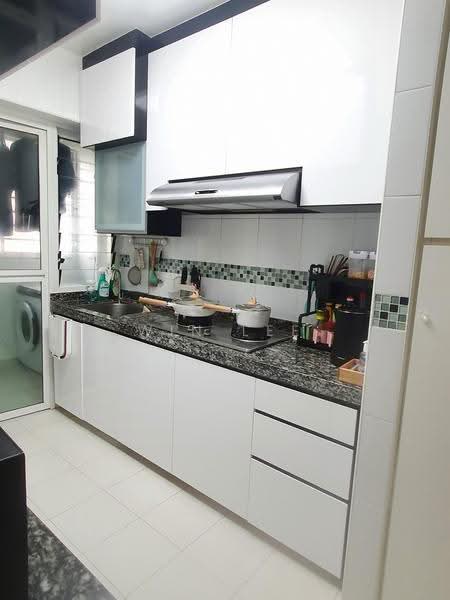 316A Yishun Greenwalk, 316A Yishun Avenue 9, Sembawang / Yishun, 2 Bedrooms, 721 sqft, HDB Flat For Sale, by Win Lee, 500246425 - Kitchen - PropertyGuru.com.sg