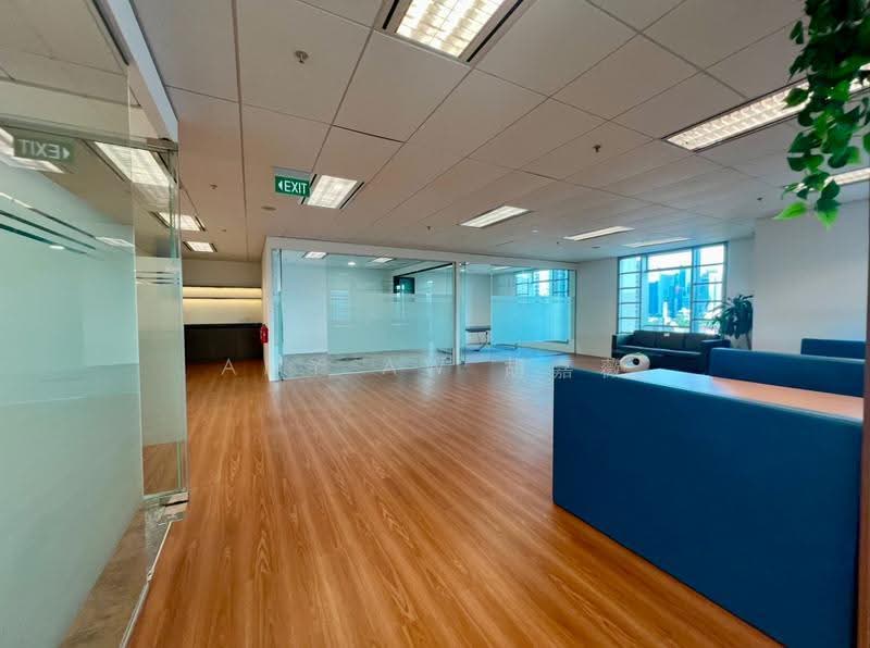 BUGIS | City Views | Partially Fitted Office | Sheltered to MRT |, Bugis MRT, Beach Road / Bugis / Rochor, 2,895 sqft, Office For Rent, by Amy Aw 胡嘉薇, 500246440 - CommercialGuru.com.sg