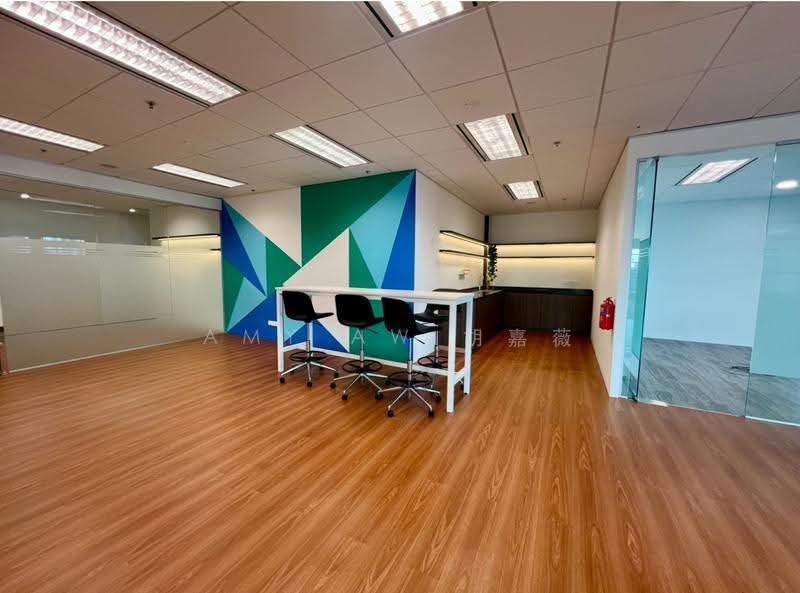 BUGIS | City Views | Partially Fitted Office | Sheltered to MRT |, Bugis MRT, Beach Road / Bugis / Rochor, 2,895 sqft, Office For Rent, by Amy Aw 胡嘉薇, 500246440 - CommercialGuru.com.sg