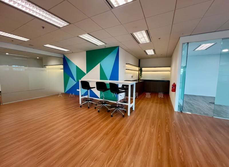 BUGIS | City Views | Partially Fitted Office | Sheltered to MRT |, Bugis MRT, Beach Road / Bugis / Rochor, 2,895 sqft, Office For Rent, by Amy Aw 胡嘉薇, 500246440 - CommercialGuru.com.sg