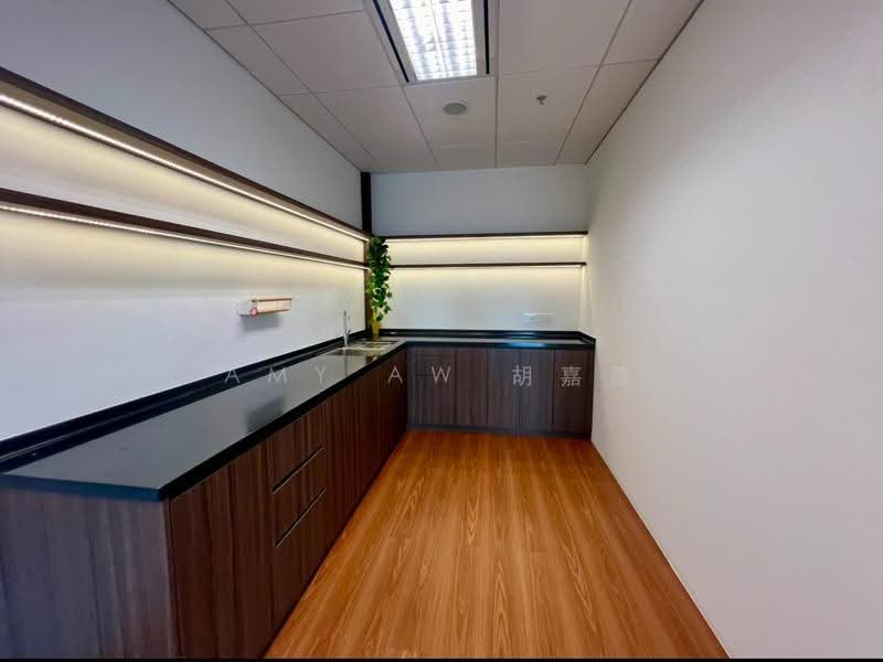 BUGIS | City Views | Partially Fitted Office | Sheltered to MRT |, Bugis MRT, Beach Road / Bugis / Rochor, 2,895 sqft, Office For Rent, by Amy Aw 胡嘉薇, 500246440 - CommercialGuru.com.sg
