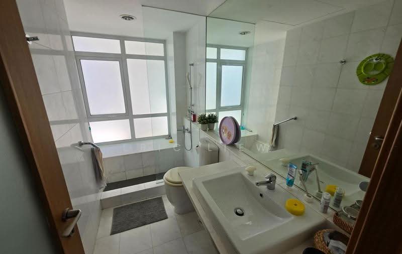 Icon, 10 Gopeng Street, Chinatown / Tanjong Pagar, 2 Bedrooms, 1,281 sqft, Apartment For Sale, by Eric Liew, 500246458 - Bathroom - PropertyGuru.com.sg