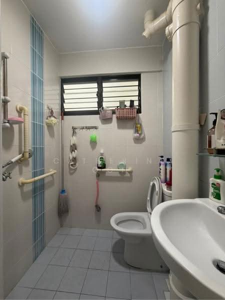 215 Bukit Batok Street 21, 215 215, Dairy Farm / Bukit Panjang / Choa Chu Kang, 3 Bedrooms, 1,033 sqft, HDB Flat For Sale, by Catherine Goh, 500246463 - PropertyGuru.com.sg