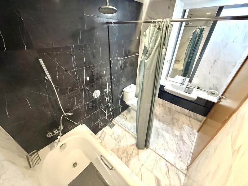 Centro Residences, 59 Ang Mo Kio Avenue 8, Room Rental, 200 sqft, Condominium For Rent, by Sean Ong, 500246470 - Bathroom - PropertyGuru.com.sg
