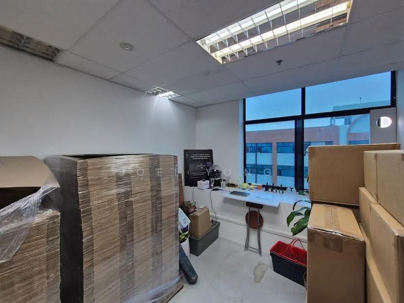 own door fitted condition unit with windows!, pallet wide entrance; fitted condition; suits office + store!, Hougang / Punggol / Sengkang, 1,169 sqft, Light Industrial (B1) For Rent, by Joel Yong, 500246480 - CommercialGuru.com.sg