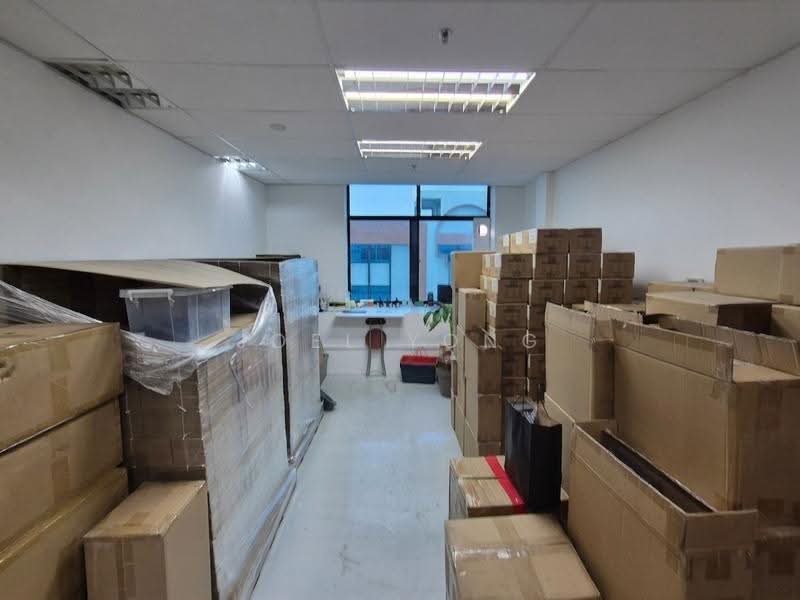 own door fitted condition unit with windows!, pallet wide entrance; fitted condition; suits office + store!, Hougang / Punggol / Sengkang, 1,169 sqft, Light Industrial (B1) For Rent, by Joel Yong, 500246480 - CommercialGuru.com.sg