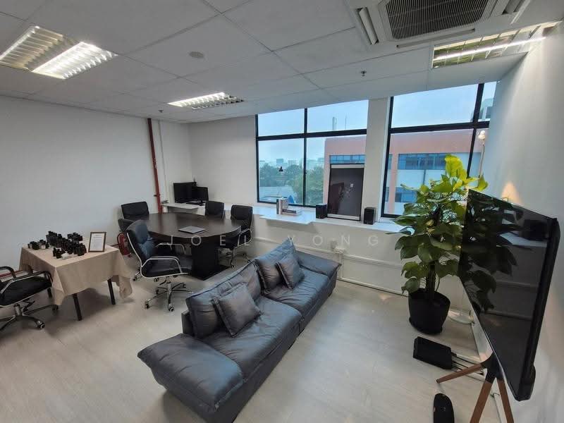 own door fitted condition unit with windows!, pallet wide entrance; fitted condition; suits office + store!, Hougang / Punggol / Sengkang, 1,169 sqft, Light Industrial (B1) For Rent, by Joel Yong, 500246480 - CommercialGuru.com.sg
