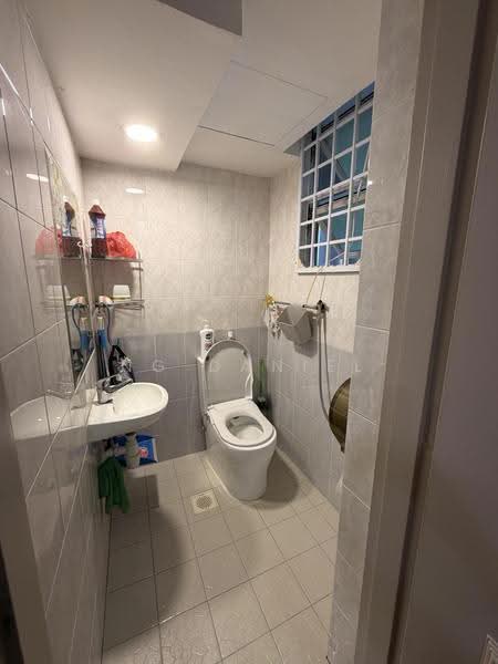 Escada View, 53 Lengkong Empat, Eunos / Geylang / Paya Lebar, 3 Bedrooms, 1,200 sqft, Condominium For Sale, by Ng Daniel, 500246488 - Bathroom - PropertyGuru.com.sg