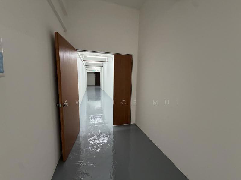 Tong Lee Building, 35 Kallang Pudding Road, Macpherson / Potong Pasir, 1,306 sqft, Light Industrial (B1) For Rent, by Lawrence Mui, 500246490 - Corridor - CommercialGuru.com.sg