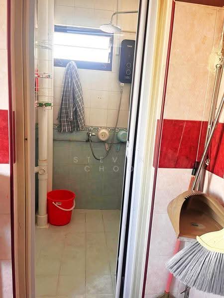 119 Ho Ching Road, 119 Ho Ching Road, Boon Lay / Jurong / Tuas, Room Rental, 120 sqft, HDB Flat For Rent, by Steven Choo, 500246494 - Bathroom - PropertyGuru.com.sg