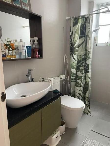 Eastwood Green, 10 Eastwood Road, Bedok / Upper East Coast, 3 Bedrooms, 1,173 sqft, Condominium For Sale, by Tan Kay Tuck, 500246496 - common bathroom - PropertyGuru.com.sg