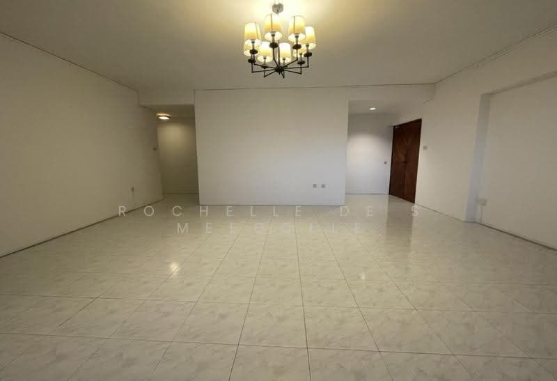 The Cairnhill, 4 Cairnhill Rise, Orchard / River Valley, 4 Bedrooms, 2,809 sqft, Condominium For Rent, by Rochelle De S Meegolle, 500246504 - Living Room - PropertyGuru.com.sg
