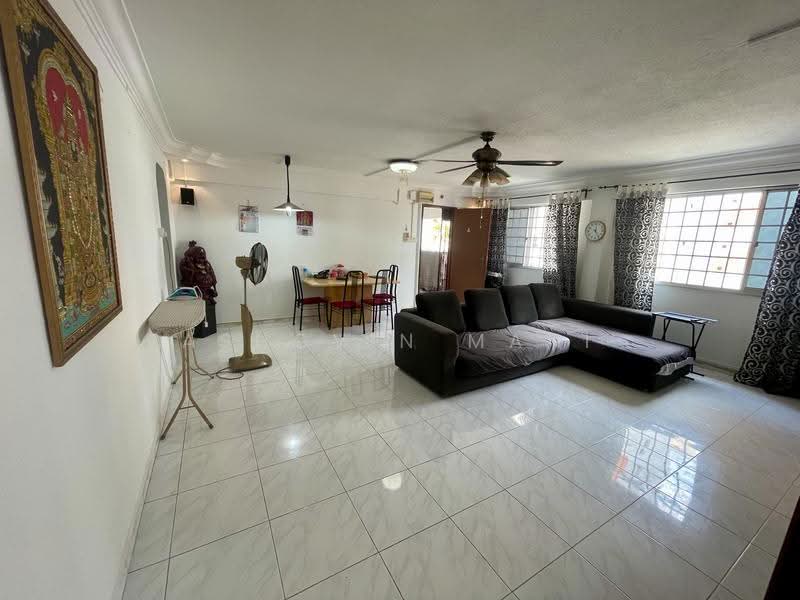 609 Yishun Street 61, 609 Yishun Street 61, Sembawang / Yishun, 3 Bedrooms, 1,119 sqft, HDB Flat For Sale, by Ashcvin Mani, 500246516 - Living Room - PropertyGuru.com.sg