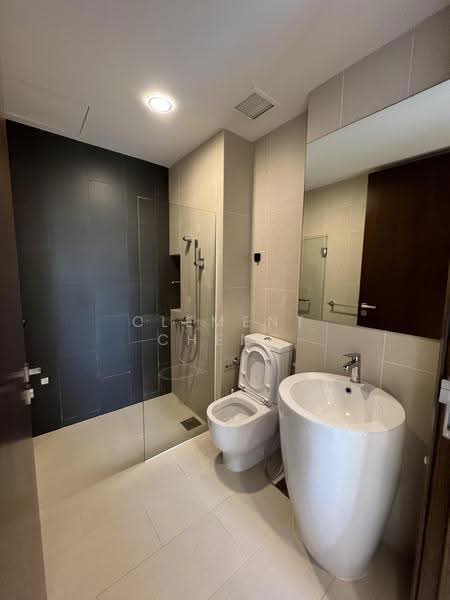 Naung Residence, 1 Jalan Naung, Hougang / Punggol / Sengkang, 2 Bedrooms, 904 sqft, Apartment For Sale, by Clement Cheng, 500246518 - Bathroom - PropertyGuru.com.sg