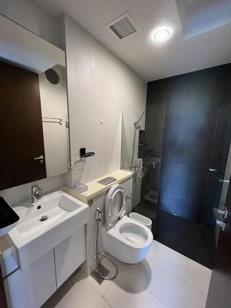 Naung Residence, 1 Jalan Naung, Hougang / Punggol / Sengkang, 2 Bedrooms, 904 sqft, Apartment For Sale, by Clement Cheng, 500246518 - Bathroom - PropertyGuru.com.sg