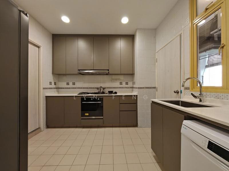 Orange Regency, 101 Fernhill Road, 4 Bedrooms, 1,776 sqft, Apartment For Rent, by Lyn Feng, 500246525 - Kitchen - PropertyGuru.com.sg