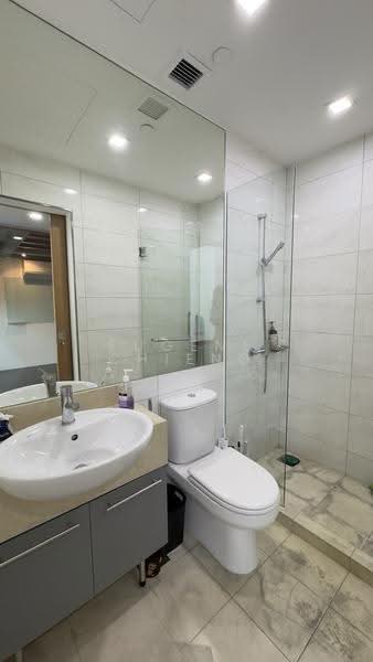 The Central, 6 Eu Tong Sen Street, Boat Quay / Raffles Place / Marina, 800 sqft, Office For Rent, by Eugene Chieng, 500246530 - Bathroom - CommercialGuru.com.sg