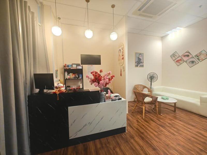 CIRCULAR ROAD. Take Over Beauty Salon. No Takeover Fee