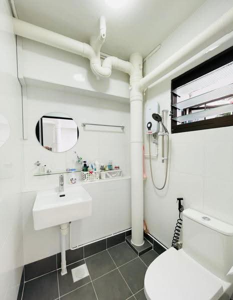 636 Woodlands Ring Road, 636 Woodlands Ring Road, 4 Bedrooms, 1,528 sqft, HDB Flat For Sale, by Dennis Lim, 500246558 - Bathroom - PropertyGuru.com.sg