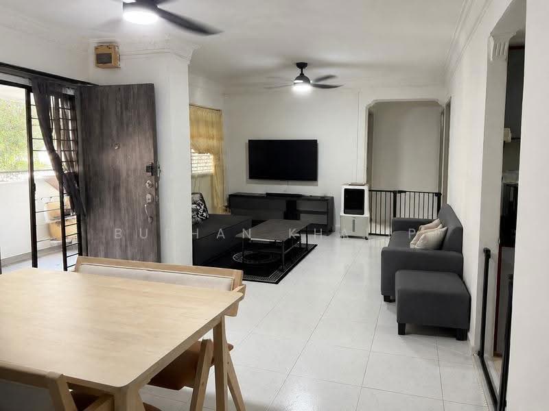 737 Woodlands Circle, 737 Woodlands Circle, 3 Bedrooms, 980 sqft, HDB Flat For Sale, by Burhan Khalip, 500246567 - Living Room - PropertyGuru.com.sg