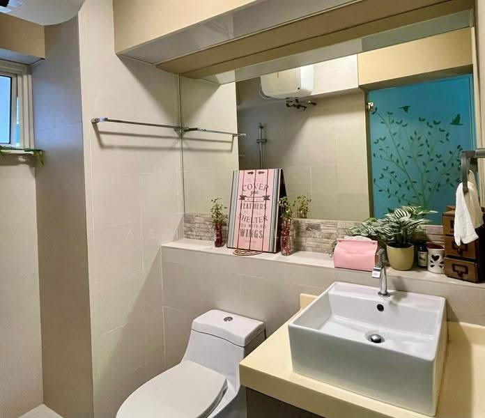 393 Bukit Batok West Avenue 5, 393 Bukit Batok West Avenue 5, 3 Bedrooms, 980 sqft, HDB Flat For Rent, by Ashely Lian, 500246591 - Bathroom - PropertyGuru.com.sg