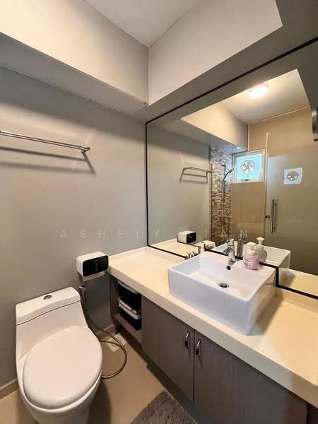 393 Bukit Batok West Avenue 5, 393 Bukit Batok West Avenue 5, 3 Bedrooms, 980 sqft, HDB Flat For Rent, by Ashely Lian, 500246591 - Bathroom - PropertyGuru.com.sg