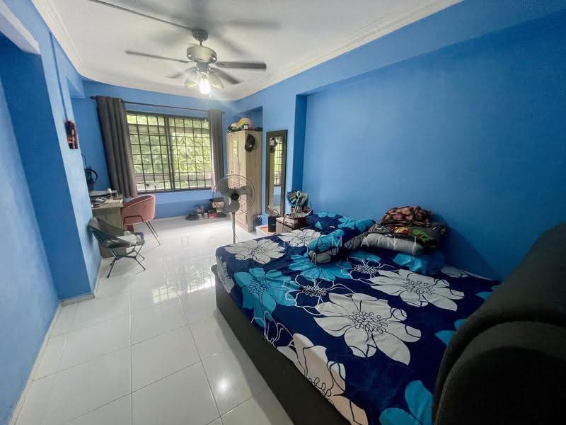 229 Pasir Ris Street 21, 229 Pasir Ris Street 21, Pasir Ris / Tampines, 3 Bedrooms, 1,399 sqft, HDB Flat For Sale, by Ashcvin Mani, 500246604 - Bedroom - PropertyGuru.com.sg