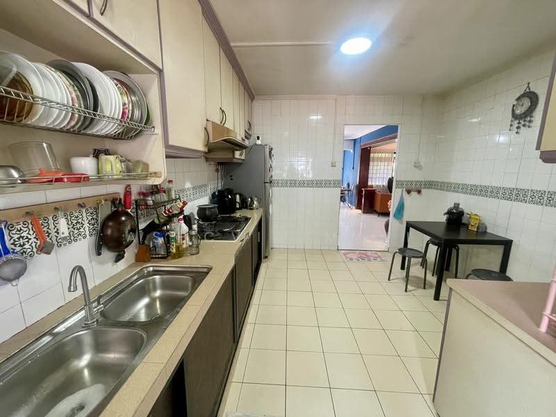 229 Pasir Ris Street 21, 229 Pasir Ris Street 21, Pasir Ris / Tampines, 3 Bedrooms, 1,399 sqft, HDB Flat For Sale, by Ashcvin Mani, 500246604 - Kitchen - PropertyGuru.com.sg