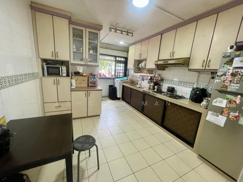 229 Pasir Ris Street 21, 229 Pasir Ris Street 21, Pasir Ris / Tampines, 3 Bedrooms, 1,399 sqft, HDB Flat For Sale, by Ashcvin Mani, 500246604 - Kitchen - PropertyGuru.com.sg