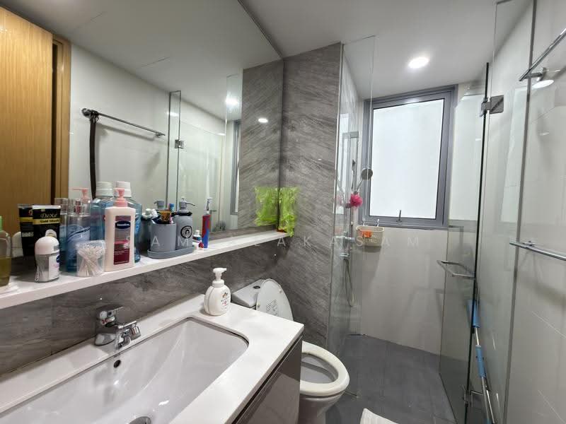 Bartley Ridge, 30 Mount Vernon Road, Macpherson / Potong Pasir, 3 Bedrooms, 969 sqft, Condominium For Sale, by Sam Alakasam, 500246617 - Bathroom - PropertyGuru.com.sg