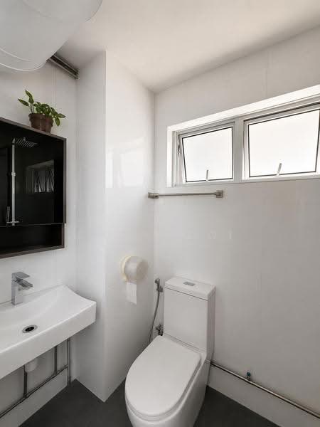 347 Ubi Avenue 1, 347 Ubi Avenue 1, Eunos / Geylang / Paya Lebar, 3 Bedrooms, 904 sqft, HDB Flat For Sale, by Chris Ooi, 500246657 - Bathroom - PropertyGuru.com.sg