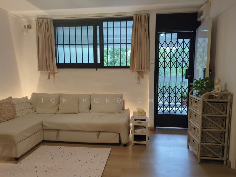 305 Ubi Avenue 1, 305 Ubi Avenue 1, Eunos / Geylang / Paya Lebar, 2 Bedrooms, 670 sqft, HDB Flat For Rent, by Toh Hong Chuah, 500246673 - Living Room - PropertyGuru.com.sg