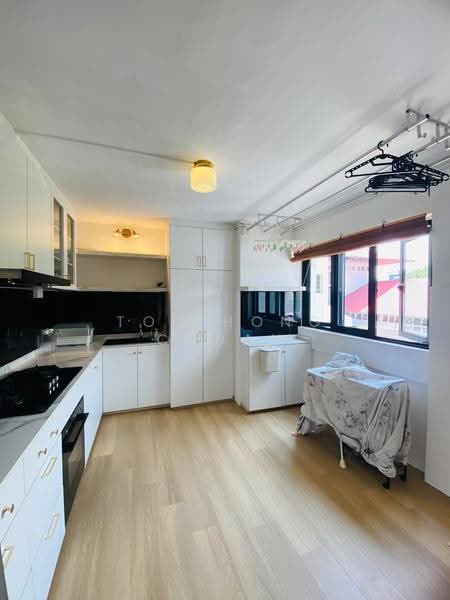 305 Ubi Avenue 1, 305 Ubi Avenue 1, Eunos / Geylang / Paya Lebar, 2 Bedrooms, 670 sqft, HDB Flat For Rent, by Toh Hong Chuah, 500246673 - Kitchen - PropertyGuru.com.sg