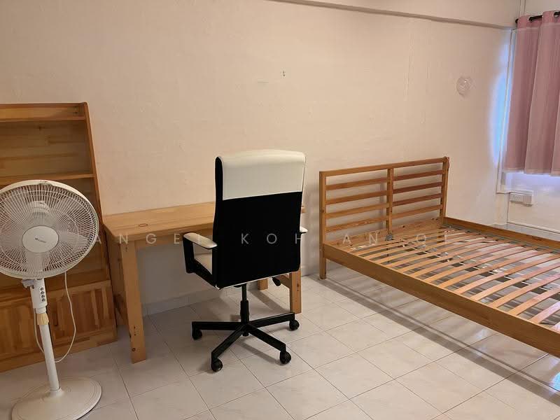 212 Lorong 8 Toa Payoh, 212 Lorong 8 Toa Payoh, 2 Bedrooms, 700 sqft, HDB Flat For Rent, by Angel Koh An Qi, 500246678 - Bedroom - PropertyGuru.com.sg
