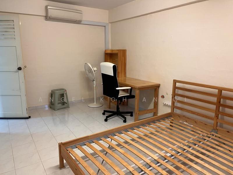 212 Lorong 8 Toa Payoh, 212 Lorong 8 Toa Payoh, 2 Bedrooms, 700 sqft, HDB Flat For Rent, by Angel Koh An Qi, 500246678 - Bedroom - PropertyGuru.com.sg