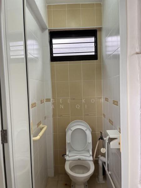212 Lorong 8 Toa Payoh, 212 Lorong 8 Toa Payoh, 2 Bedrooms, 700 sqft, HDB Flat For Rent, by Angel Koh An Qi, 500246678 - Bathroom - PropertyGuru.com.sg
