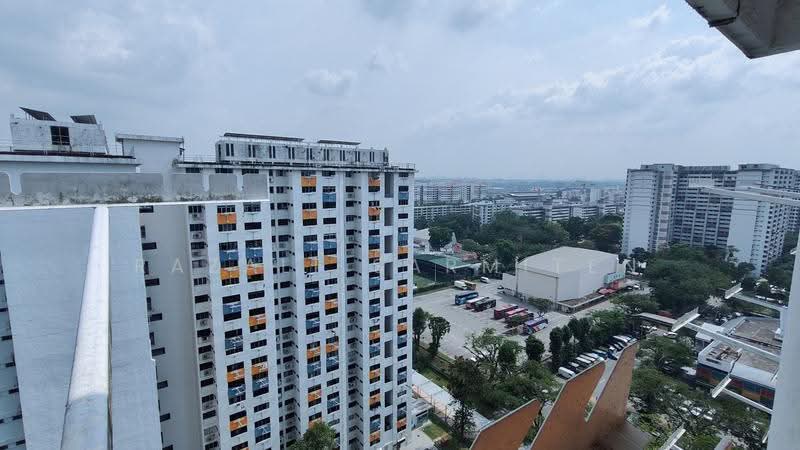 186 Boon Lay Avenue, 186 Boon Lay Avenue, Boon Lay / Jurong / Tuas, 2 Bedrooms, 635 sqft, HDB Flat For Sale, by Razali Sarmiten, 500246682 - Exterior - PropertyGuru.com.sg