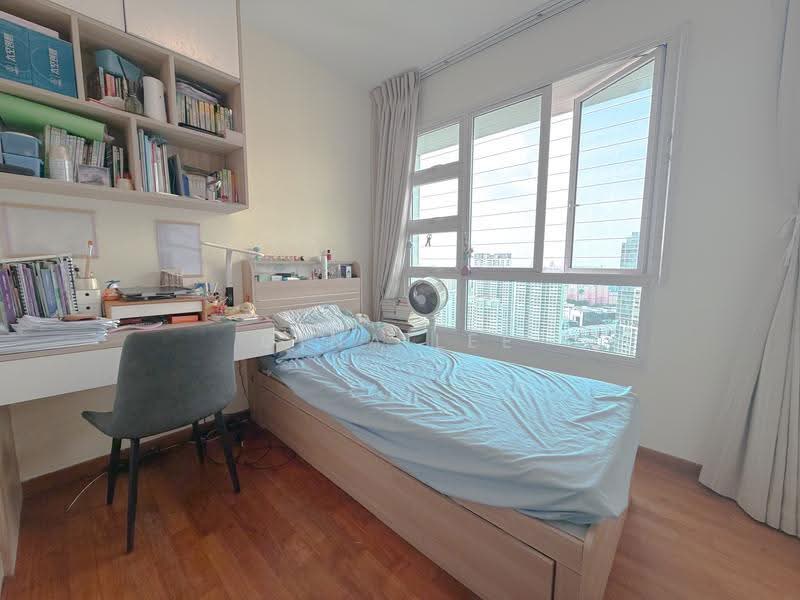 42A Margaret Drive, 42A Margaret Drive, Alexandra / Commonwealth, 3 Bedrooms, 979 sqft, HDB Flat For Sale, by Gina Lee, 500246686 - Bedroom - PropertyGuru.com.sg